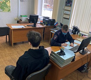 Сотрудники ГИБДД Зеленограда привлекли к ответственности водителя за нарушение правил перевозки людей