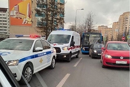 Две женщины попали в больницу после ДТП на Центральном проспекте