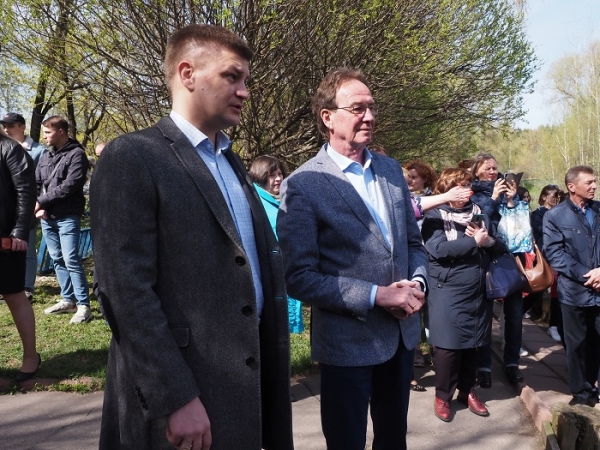 Лебеди вернулись после зимовки в 1-й мкрн Зеленограда