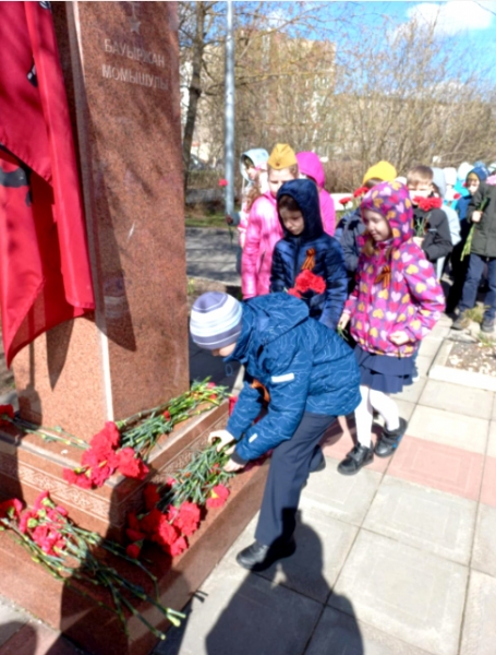 Казахстанские дипломаты посетили зеленоградскую школу им. Б.Момышулы