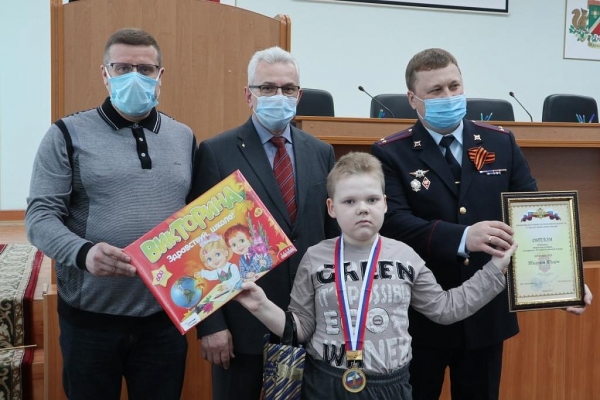 Общественник при УВД по ЗелАО принял участие в награждении победителей творческого конкурса