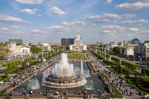 Около 400 тыс. человек приняли участие в праздничных мероприятиях на ВДНХ Около 400 тыс. человек приняли участие в праздничных мероприятиях на ВДНХ