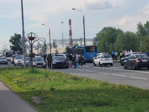 Один человек пострадал в ДТП на Новокрюковской улице