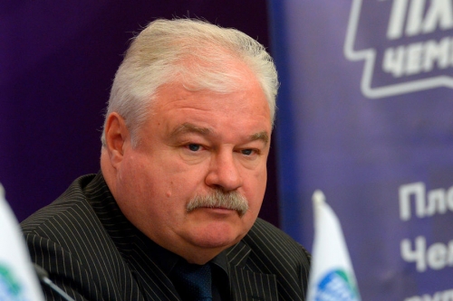 Экс-тренер сборной России Плющев назвал Гашека вратарем с «отбитой» головой после слов о Яшкине 