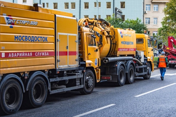 Городские службы ликвидируют последствия непогоды в Москве