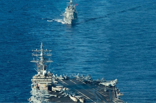 Два японских эсминца присоединились к ударной группе авианосца ВМС США «Рональд Рейган» 