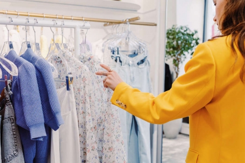 «Известия»: бренды одежды Sandro и Maje французской Groupe SMCP намерены уйти из России 