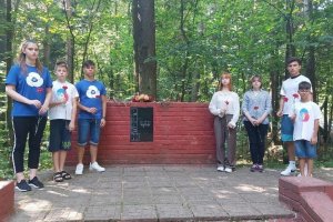 Зеленоградские добровольцы привели в порядок территорию мемориала "Блиндаж"