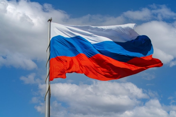 Флешмоб «Россия объединяет» ко Дню флага России прошел на Поклонной горе