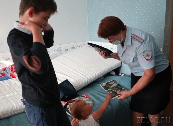 В акции «Помоги пойти учиться» приняли участие зеленоградские полицейские и байкеры