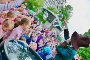 Детско-родительский утренник "Мамаслет" возвращается