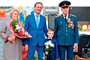 15 первых классов приняла 1 сентября школа №1194