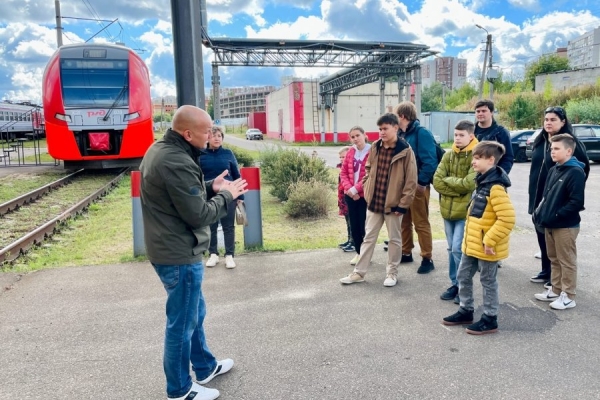 "День в депо" для школьников прошел в моторвагонном депо Крюково