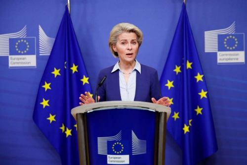 Еврокомиссия предложила ввести потолок цен на нефть из РФ в рамках нового пакета санкций 