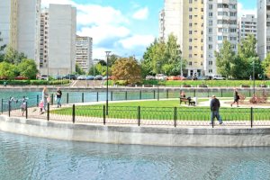 В 15-м микрорайоне завершена реконструкция бульвара и Михайловских прудов