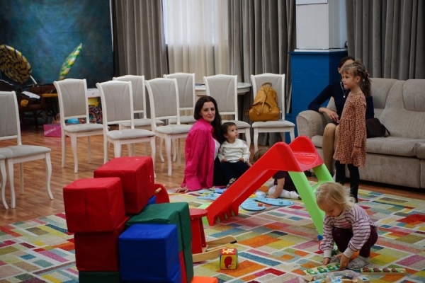 В Центральной библиотеке №249 прошел утренник проекта «Мамаслёт»