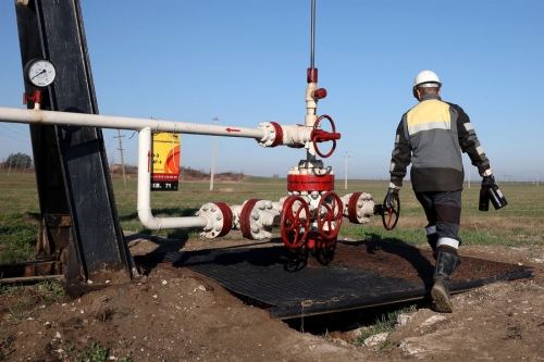 Глава нефтекомпании назвал ценовой потолок на нефть РФ смертельным ударом для Запада 