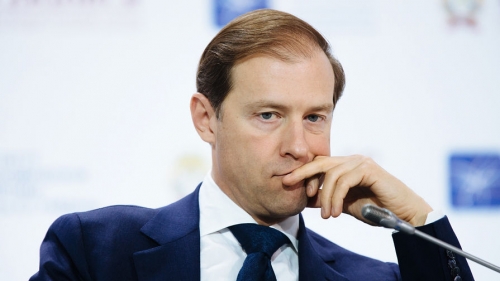 Мантуров призвал принять решение о включении алкоголя в параллельный импорт в сентябре 