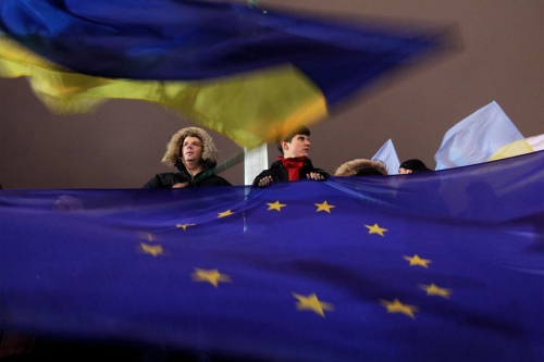 Еврокомиссия и Украина подписали соглашение о выделении Киеву €500 млн помощи 