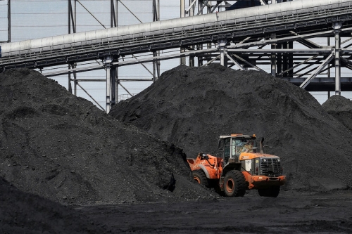 Добыча угля в России в 2022 году может сократиться на 4,2% 