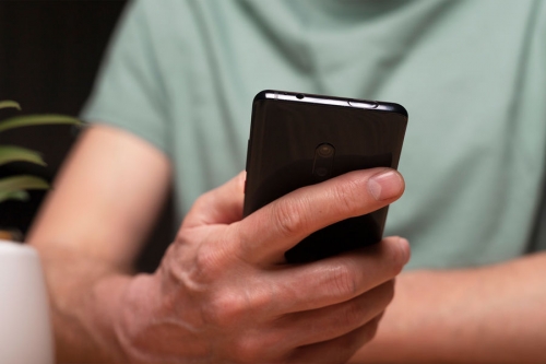 Россиянам посоветовали отказываться от некоторых запросов смартфона 