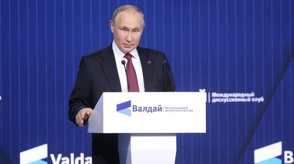 Путин высоко оценил развитие Москвы и работу Собянина