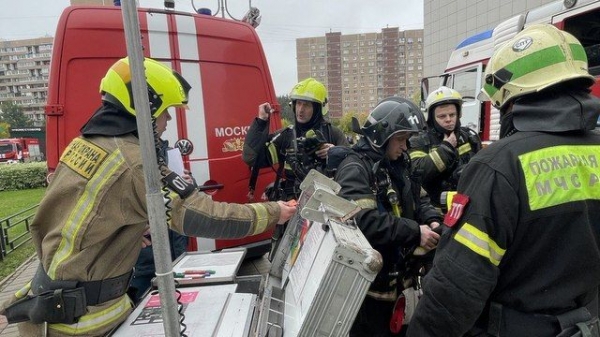 В 11-м микрорайоне спасли человека, попавшего в «западню огня»