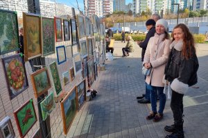 Зеленоградские художники представляют вернисажи выходного дня на Крюковской площади