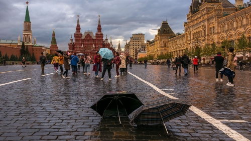 В субботу в Москве ожидаются дождь и до +17°С тепла 