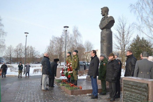 В день воинской славы к мемориалам в Зеленограде возложили цветы