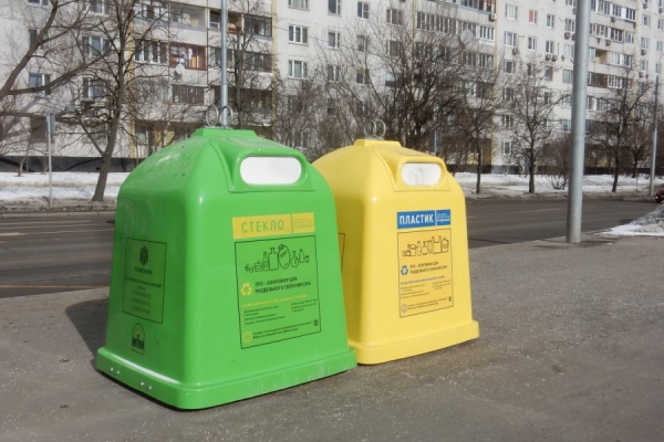 В районе Матушкино установили контейнеры для раздельного сбора вторсырья