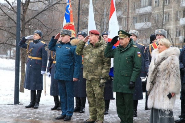 В День спасателя Российской Федерации в Москве открыли памятник Евгению Зиничеву