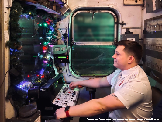 Когда часы 12 бьют: кто работал в Москве в новогоднюю ночь