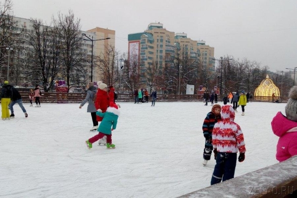 Вечером 25 января вход на каток на площади Юности будет закрыт