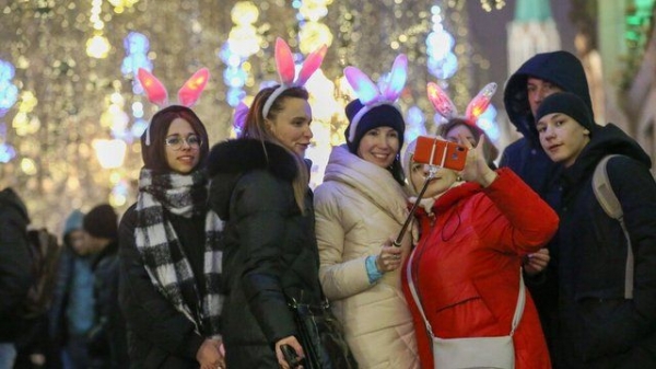 Проход на Красную площадь, площадь Революции и Манежноюую площадь ограничат в новогоднюю ночь Проход на Красную площадь, площадь Революции и Манежноюую площадь ограничат в новогоднюю ночь