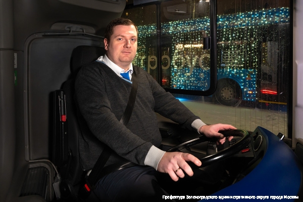 Когда часы 12 бьют: кто работал в Москве в новогоднюю ночь