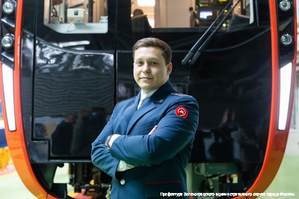 Когда часы 12 бьют: кто работал в Москве в новогоднюю ночь