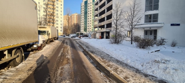 Более 100 машиномест выставлено на торги в 8-м и 20-м микрорайонах