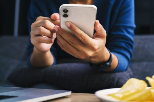 Сервис по доставке еды обвинили в завышении цен для пользователей iPhone 