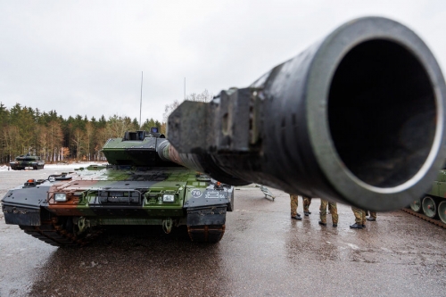 Германия закупит 18 танков Leopard 2 на замену переданным Украине 
