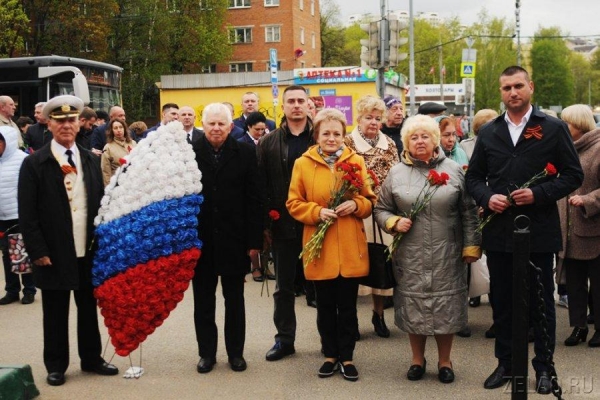 В Зеленограде накануне Дня Победы прошло возложение венков и цветов у воинских мемориалов
