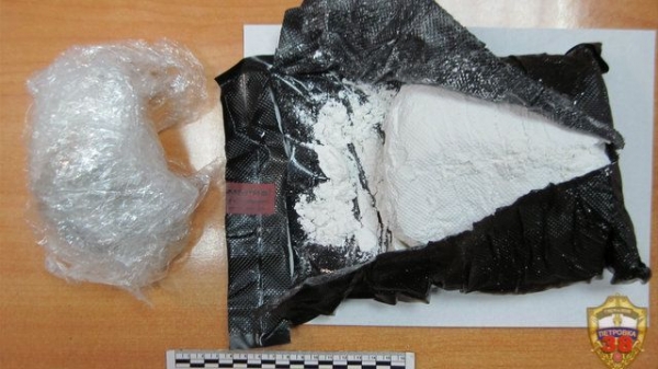 Более ста свертков с мефедроном и гашиш нашли у мужчины в 1-м микрорайоне