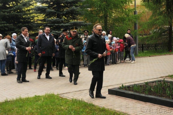 В Зеленограде накануне Дня Победы прошло возложение венков и цветов у воинских мемориалов
