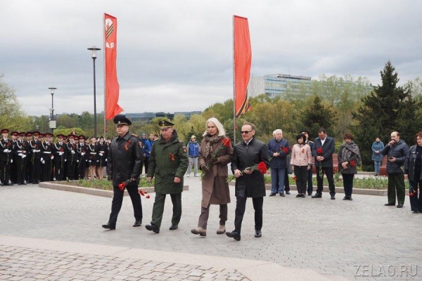 В Зеленограде накануне Дня Победы прошло возложение венков и цветов у воинских мемориалов