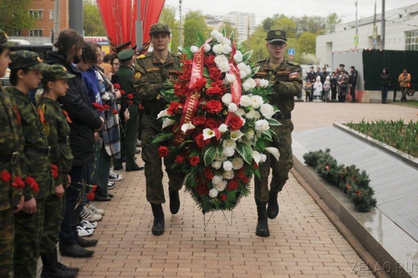 В Зеленограде накануне Дня Победы прошло возложение венков и цветов у воинских мемориалов
