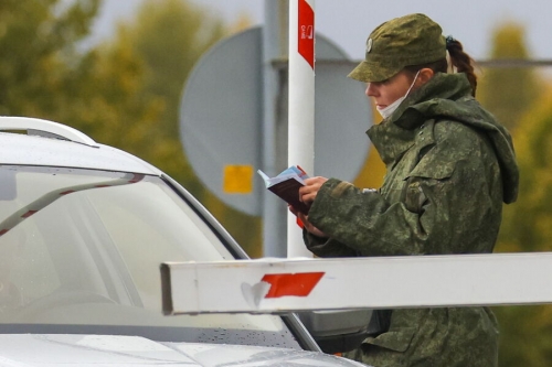 Десяткам финнов, которые ездили в Россию за бензином, аннулировали визы 