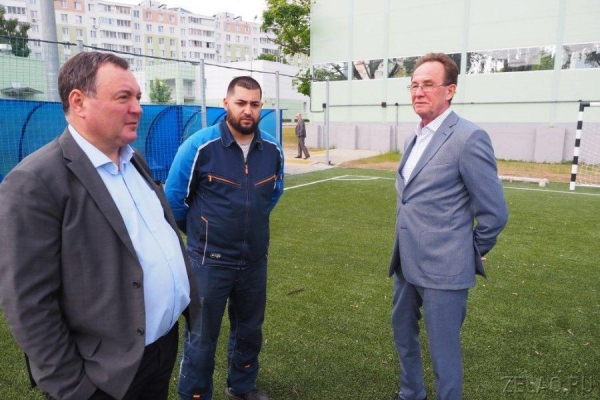 Префект Анатолий Смирнов побывал на двух важных стройках округа