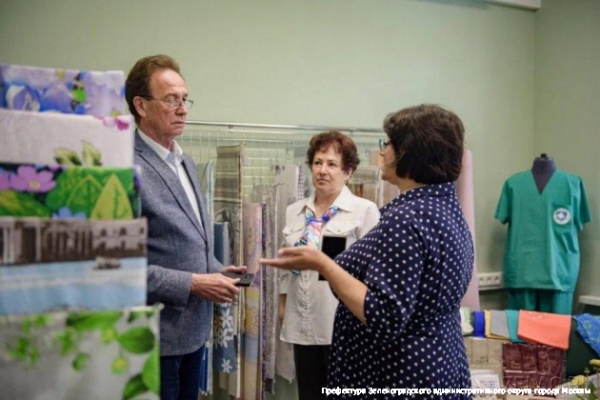 Префект Зеленограда Анатолий Смирнов поздравил социальных работников с профессиональным праздником