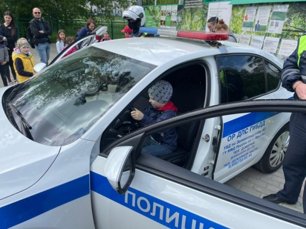 ОГИБДД Зеленограда провела профилактические мероприятия для ребят во время летних каникул