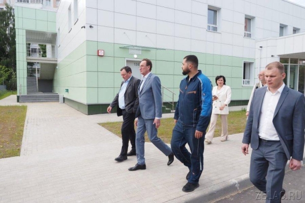Префект Анатолий Смирнов побывал на двух важных стройках округа